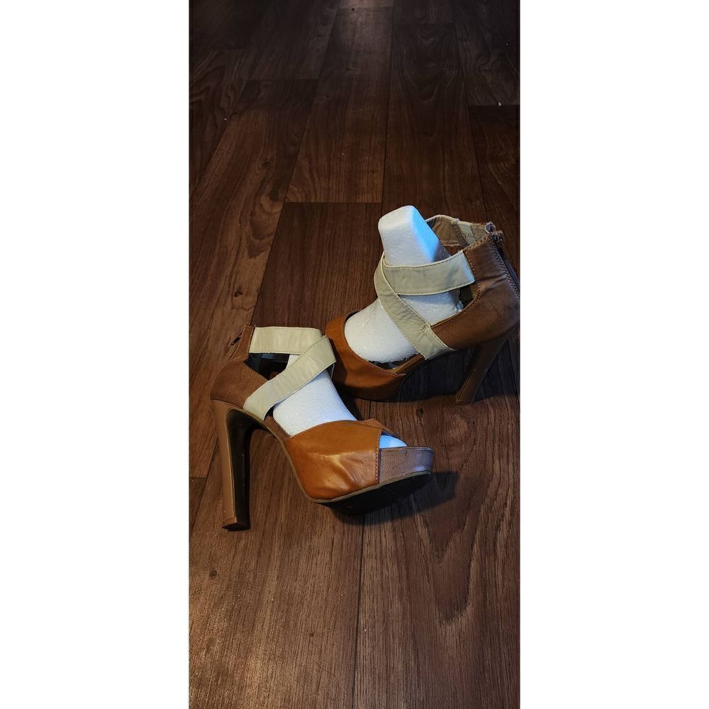 Promiscuous Noperson Heels  - Picture 2 of 7